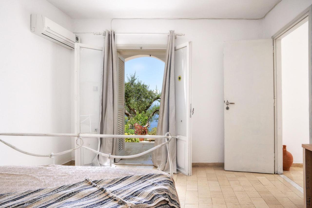 New! Paxoswhite Sea View Apartments & Studios! Gaios Exteriör bild