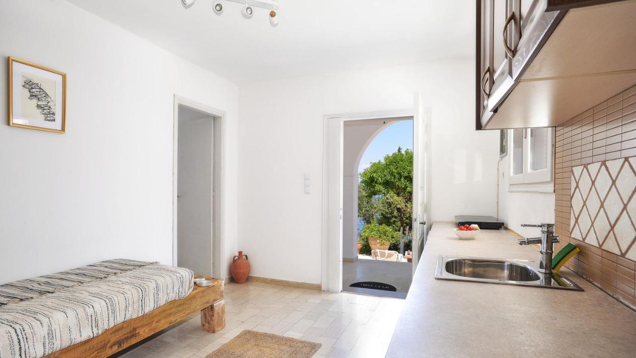 New! Paxoswhite Sea View Apartments & Studios! Gaios Exteriör bild