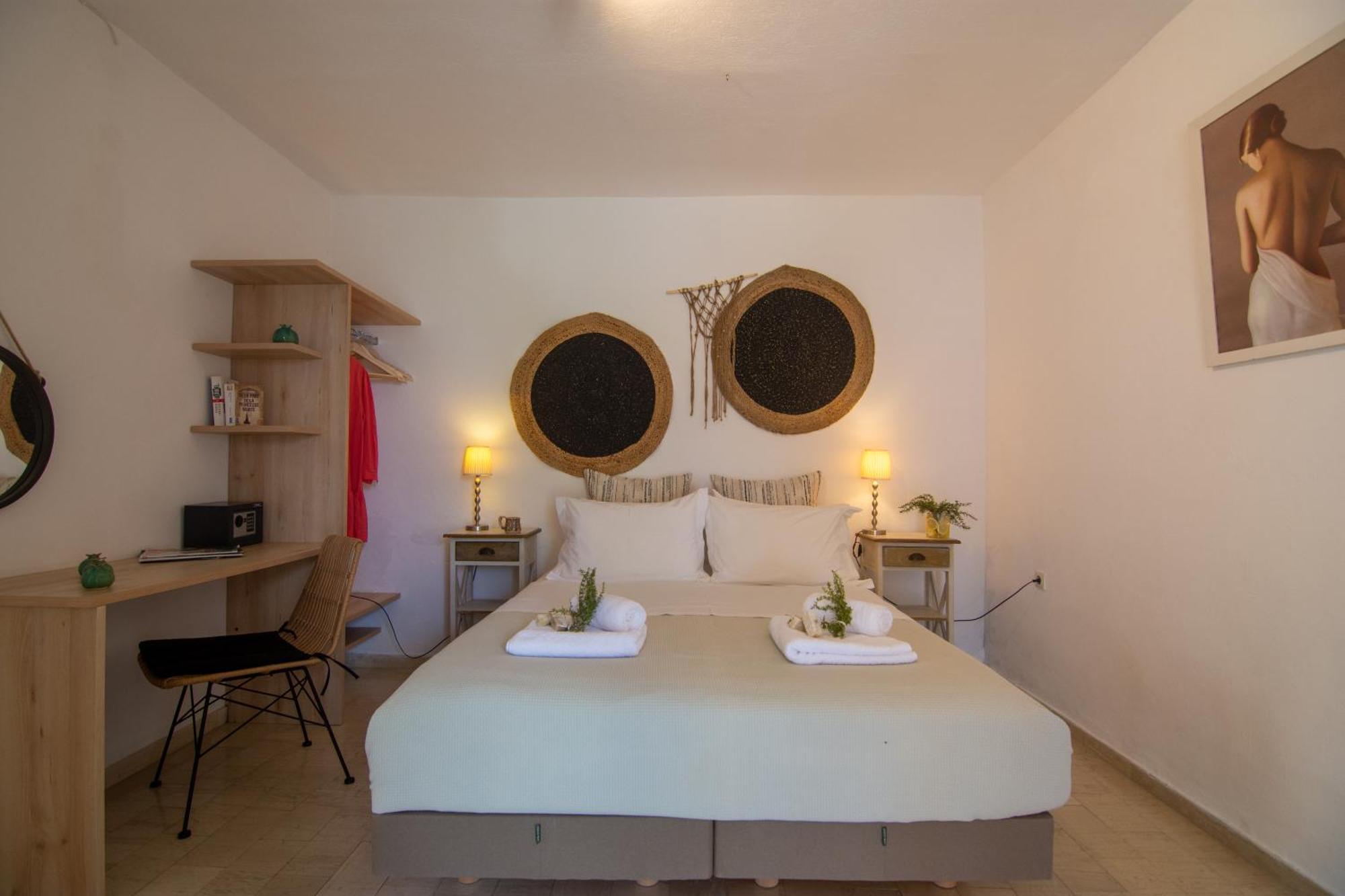 New! Paxoswhite Sea View Apartments & Studios! Gaios Exteriör bild